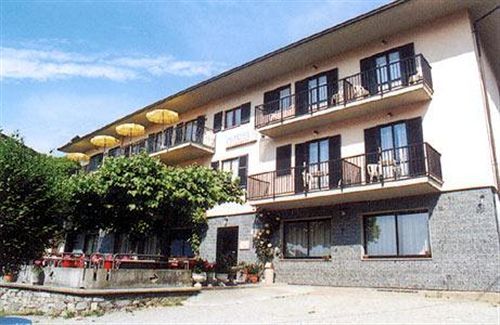 Hotel La Capannina Massino Visconti Екстер'єр фото