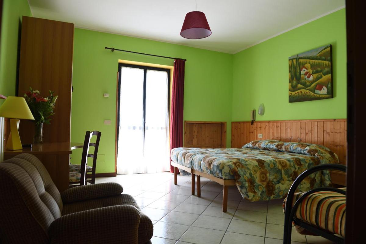 Hotel La Capannina Massino Visconti Екстер'єр фото